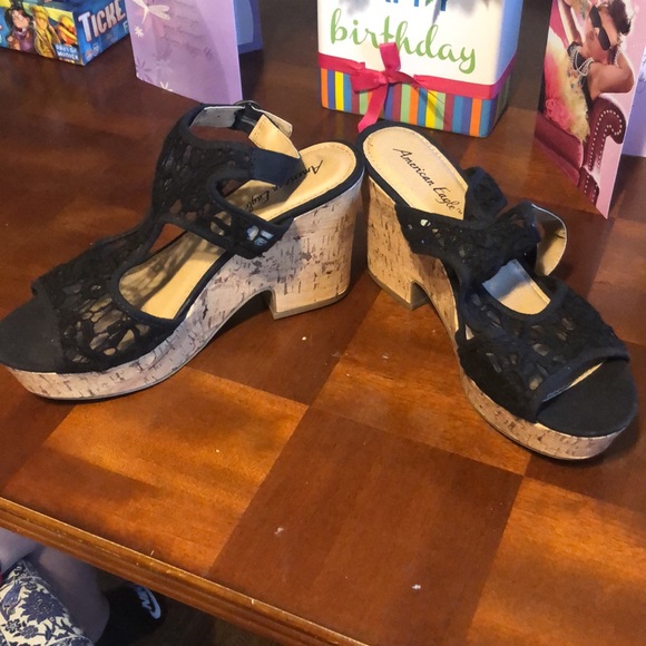 American Eagle Sandals - Picture 2 of 5